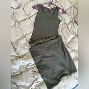 Pink Blush ribbed maternity dress. Curve hugging.